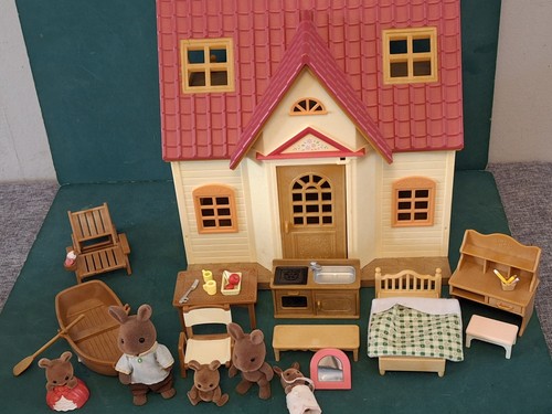 Sylvanian families red roof - red,