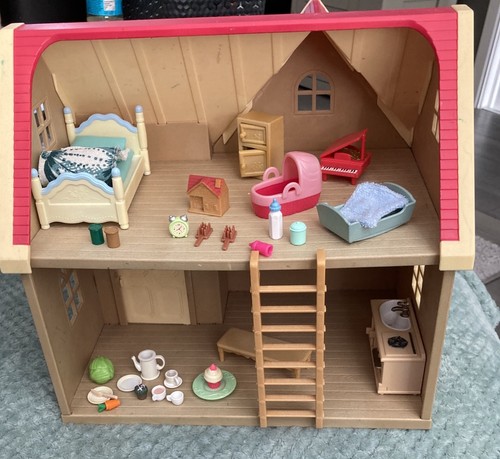 Sylvanian families red roof - families,