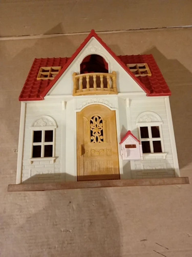 Sylvanian families red roof - families,