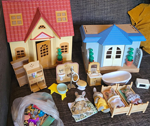 Sylvanian families house lot - families,
