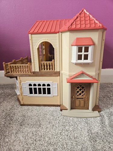 Sylvanian families red roof - families,