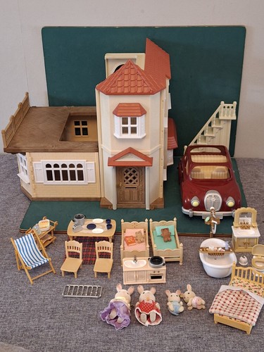 Sylvanian families red roof - families,
