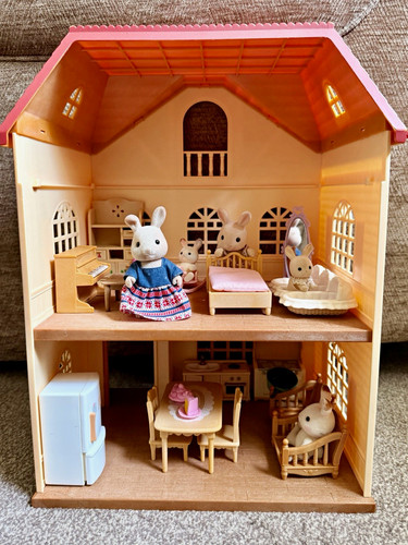 Sylvanian families doll house - families,