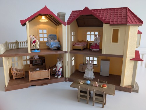 Sylvanian families beechwood - families,
