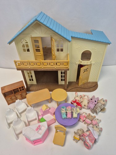 Sylvanian families dollhouse - families,