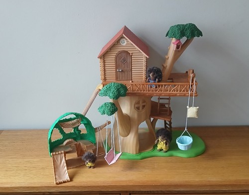 Sylvanian families tree house - families,