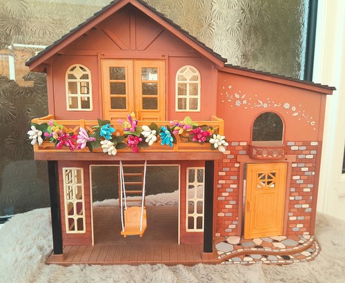 Sylvanian families hilltop - families,