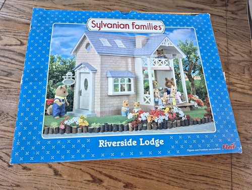 Sylvanian families riverside - families,