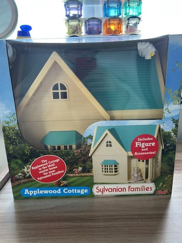 Sylvanian applewood cottage - sylvanian,